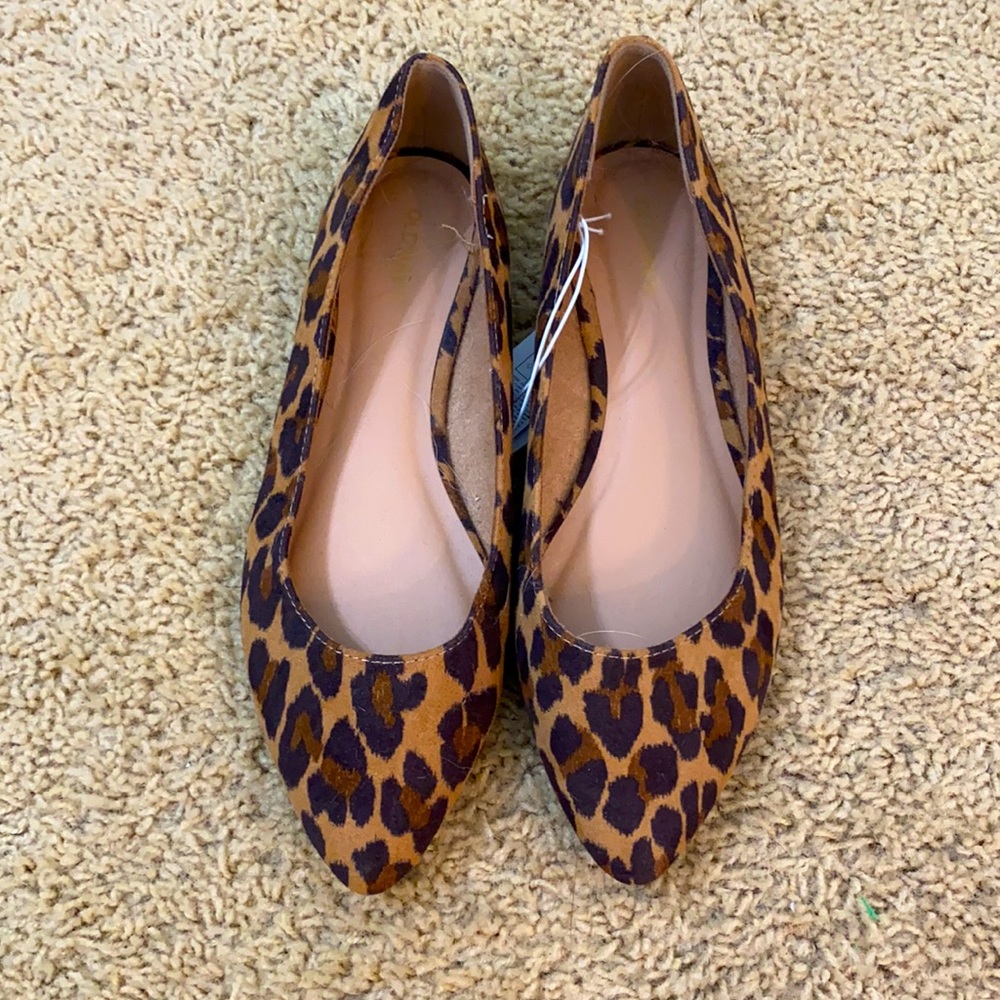 Leopard print flats! Size 8! Never been worn. Tags still on.